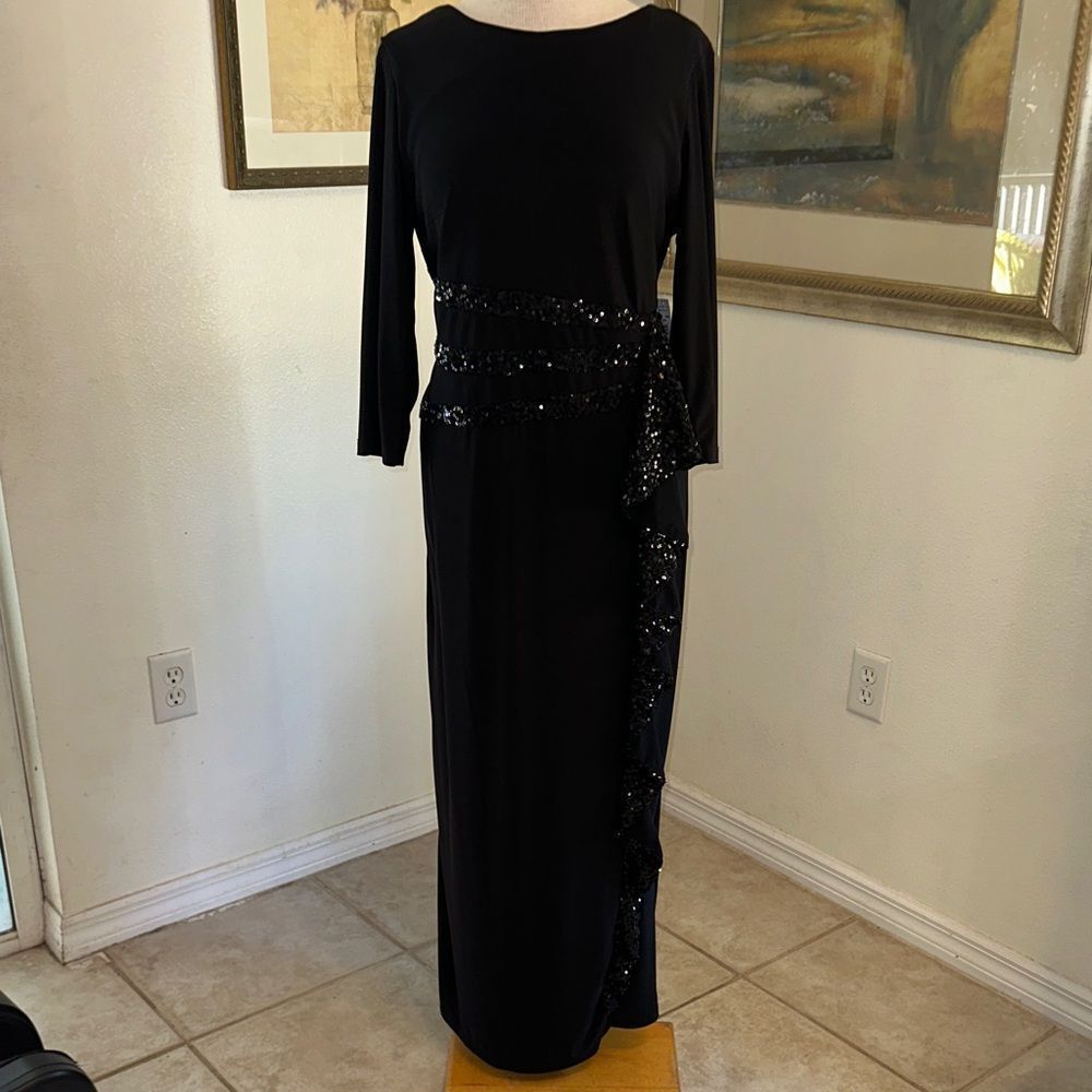 NWT R&M Richard Elegant Black Gown w/Ruffle Sequin Design Size 14